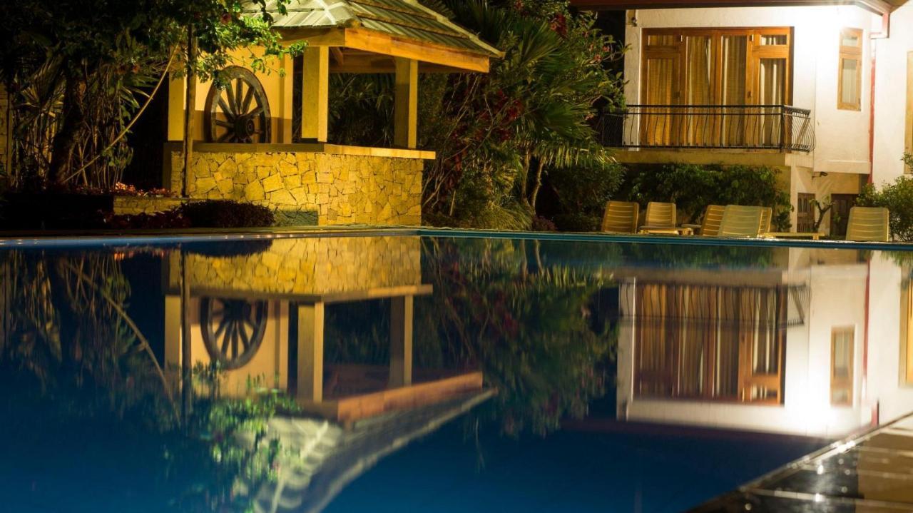 Elegant Hotel Kandy Exterior photo