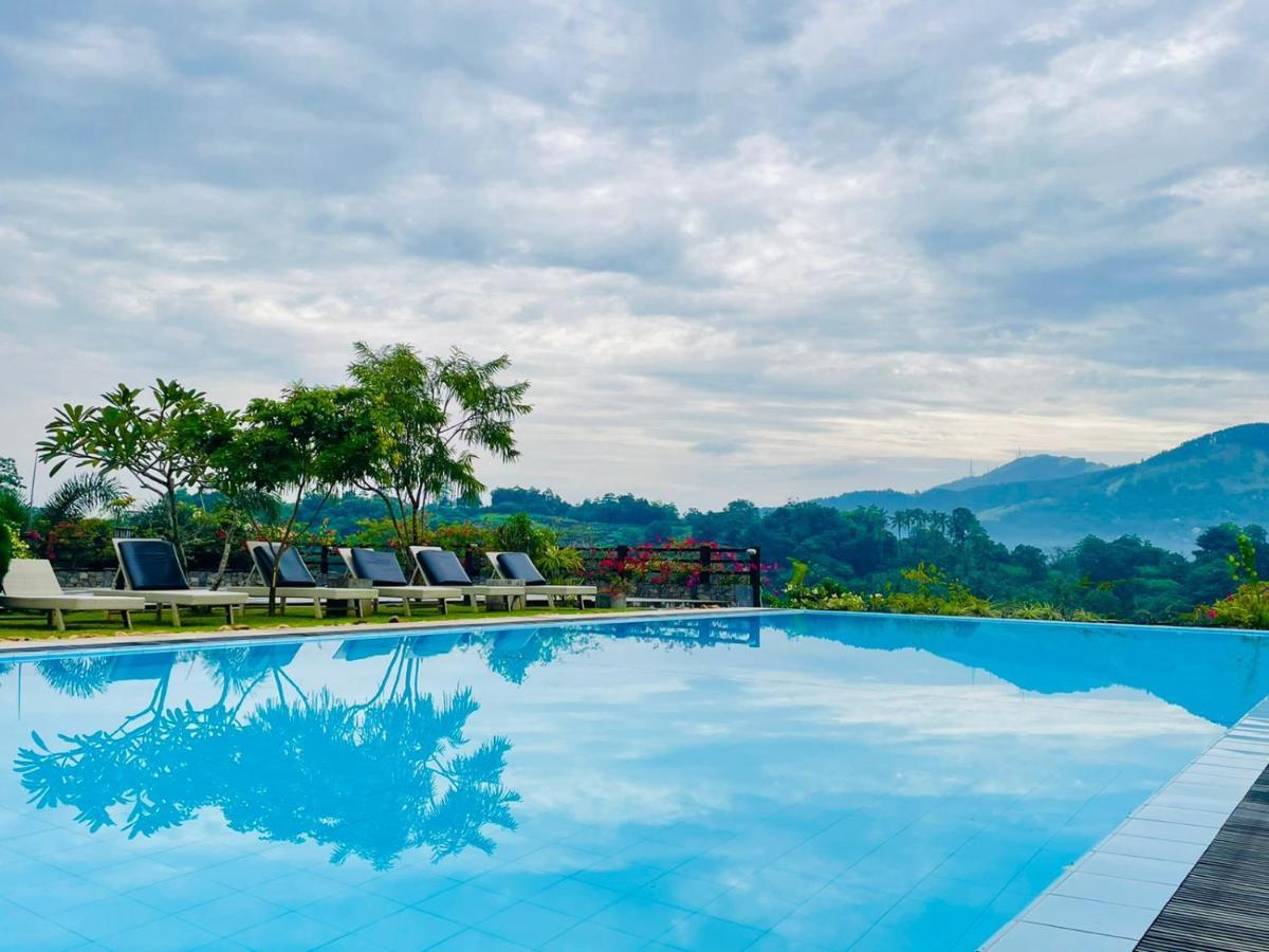 Elegant Hotel Kandy Exterior photo