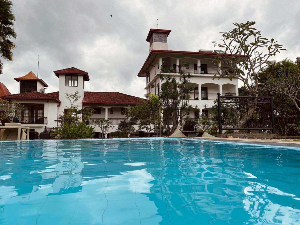 Elegant Hotel Kandy Exterior photo